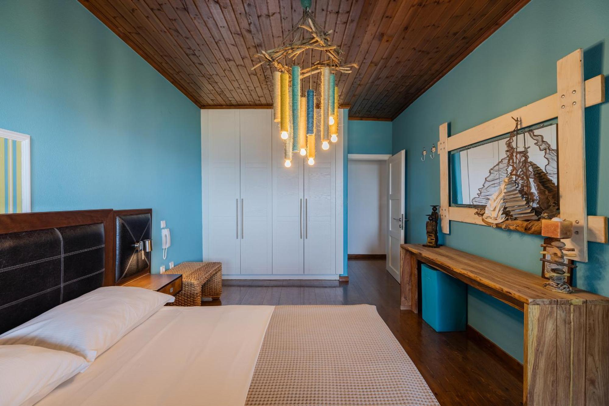 Efharis Beachfront Villa 플라타모나스 외부 사진